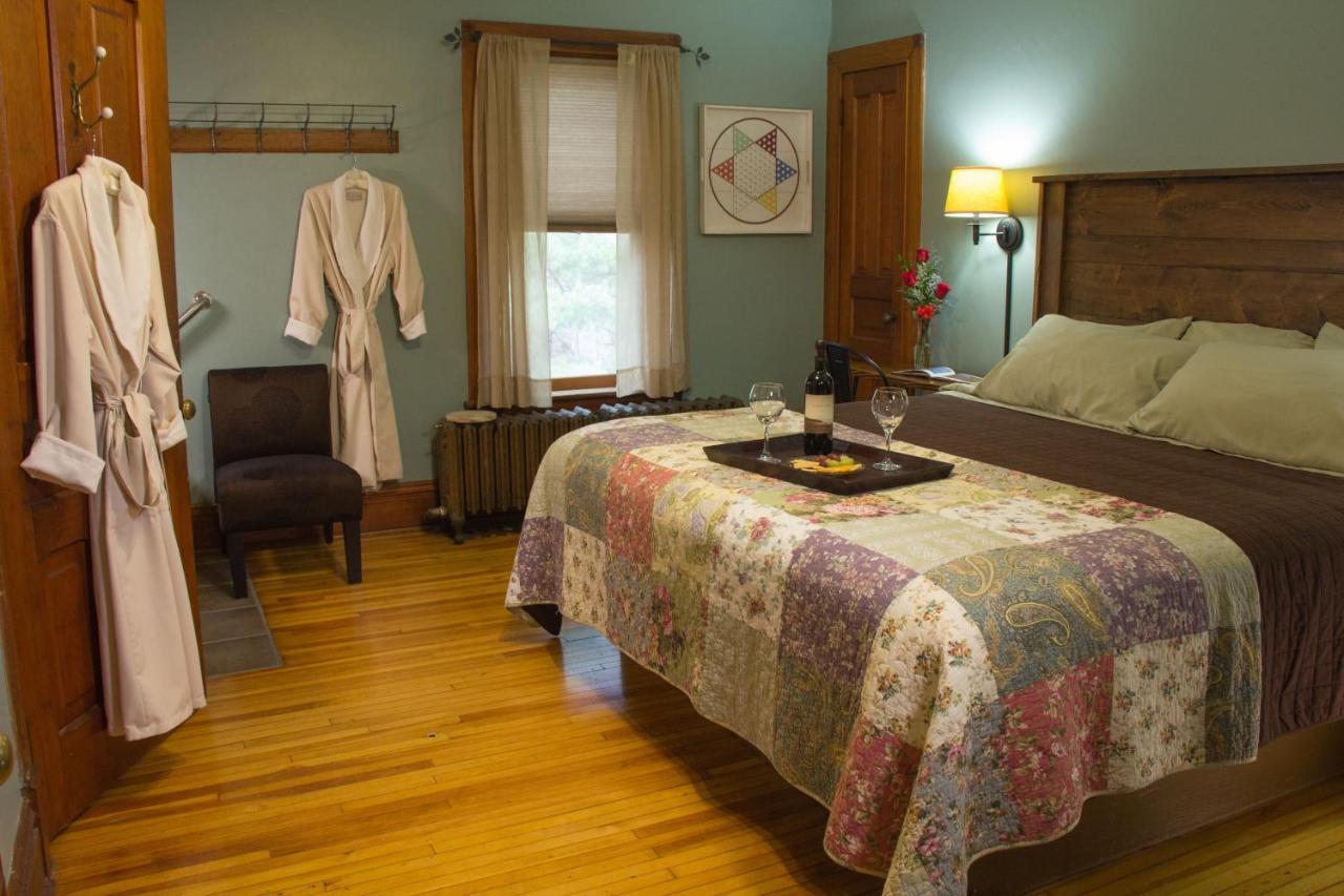 Pinehurst Inn Bed & Breakfast Bayfield Exteriér fotografie